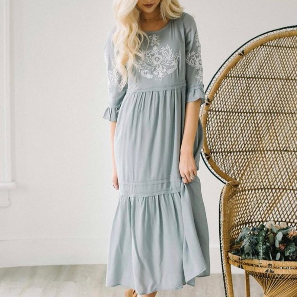 Dresses & Skirts - Sage Tea N' Rose Embroidered Dress M